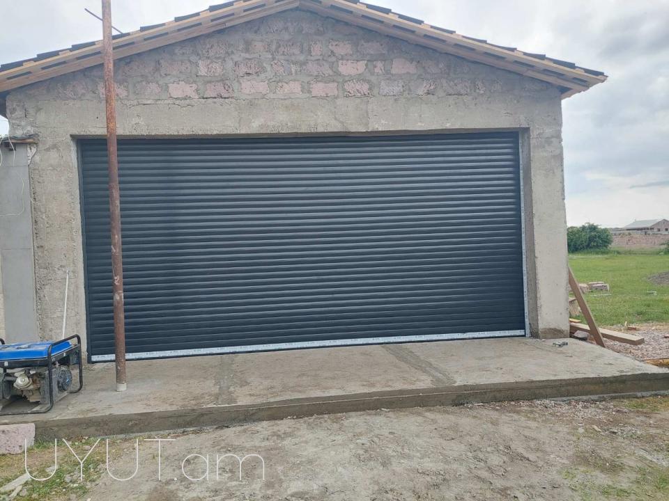 Շերտավոր դարպասներ զալյուզներով - FARMPLAST LLC