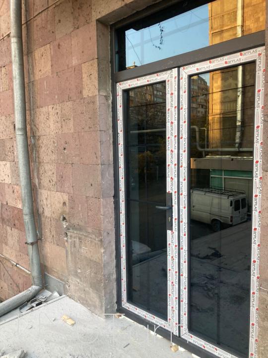 Մետաղապլաստե դռներ - Farmplast Llc
