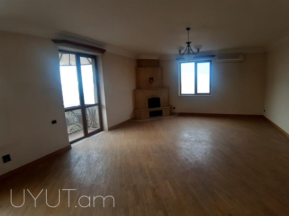 Փոքր կենտրոնում վաճառվում է պենտհաուս 2-ու հարկով