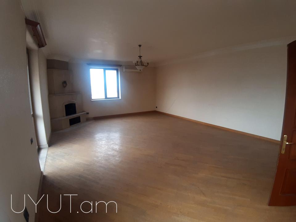 Փոքր կենտրոնում վաճառվում է պենտհաուս 2-ու հարկով