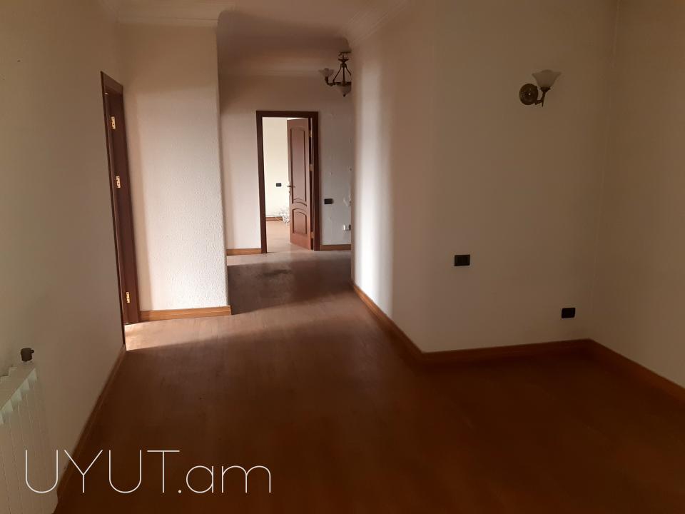Փոքր կենտրոնում վաճառվում է պենտհաուս 2-ու հարկով