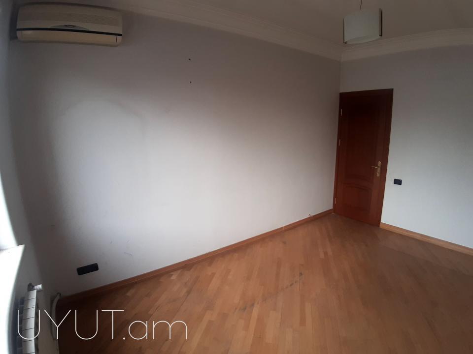 Փոքր կենտրոնում վաճառվում է պենտհաուս 2-ու հարկով