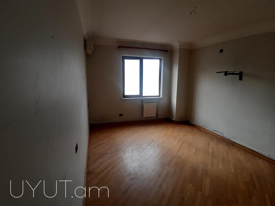 Փոքր կենտրոնում վաճառվում է պենտհաուս 2-ու հարկով