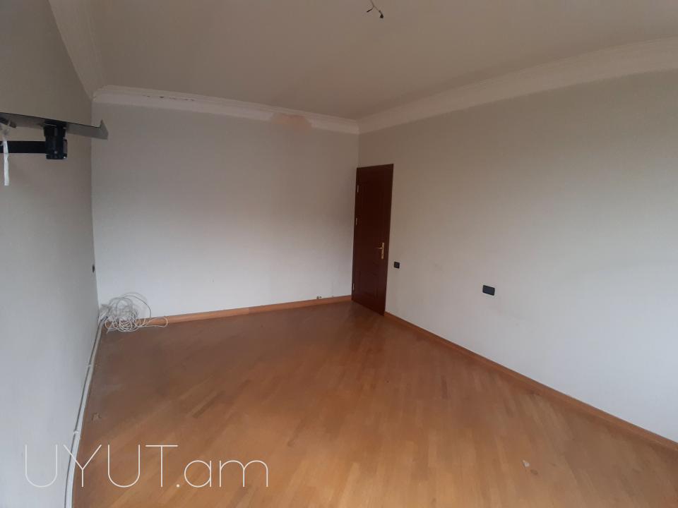 Փոքր կենտրոնում վաճառվում է պենտհաուս 2-ու հարկով