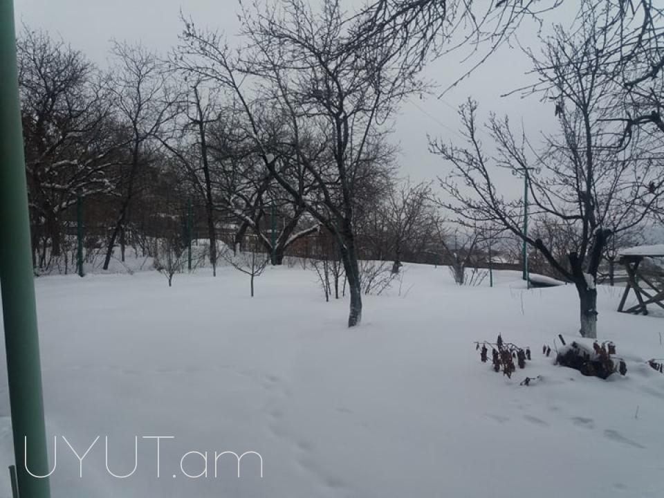 Ամառանոց    Ձորաղբյուրում.