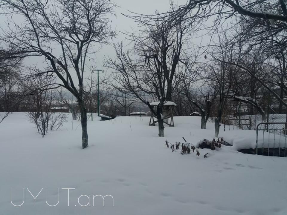 Ամառանոց    Ձորաղբյուրում.