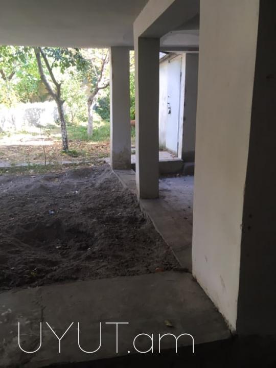 Առանձնատուն   Պտղնի   գյուղում