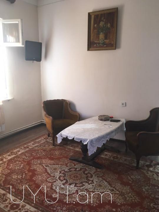 Առանձնատուն   Պտղնի   գյուղում