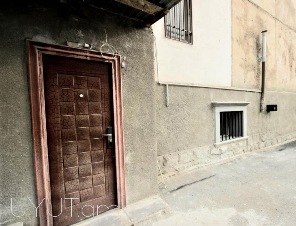 Տրվում է վարձակալության բնակարանը գտնվում է զեյթունում մինաս ավետիսյան 2 փողոց 15 շենքում 