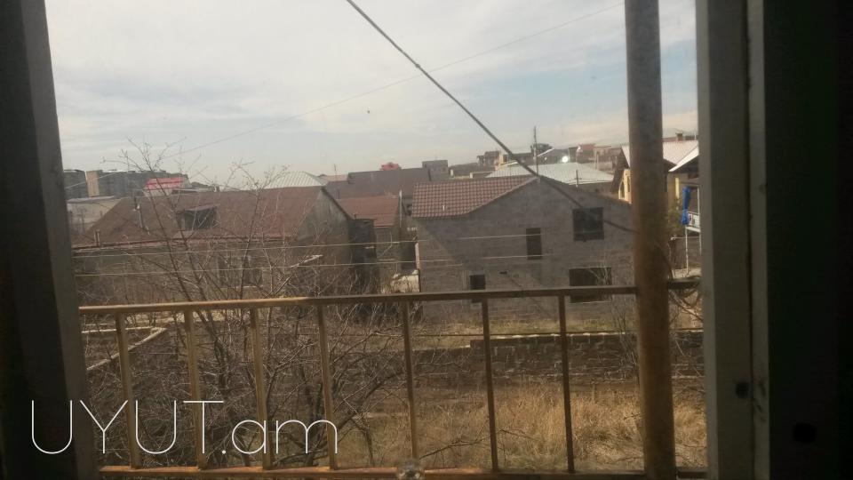 Վաճառվում է 3 հարկանի + նկուղով սեփական տուն՝ Աբովյան քաղաքում (7րդ միկրոշրջան) 1 թաղ ընդհանուր մակերեսը