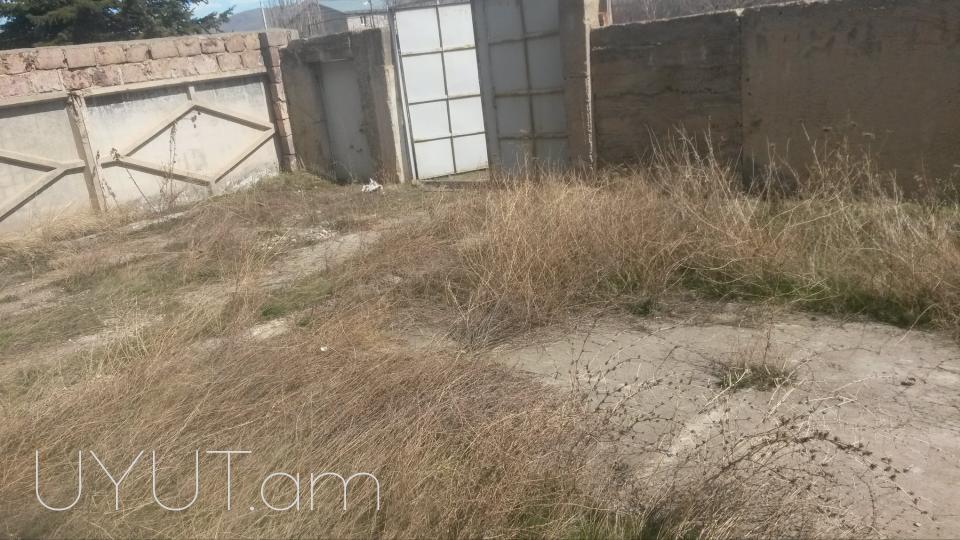 Վաճառվում է 3 հարկանի + նկուղով սեփական տուն՝ Աբովյան քաղաքում (7րդ միկրոշրջան) 1 թաղ ընդհանուր մակերեսը
