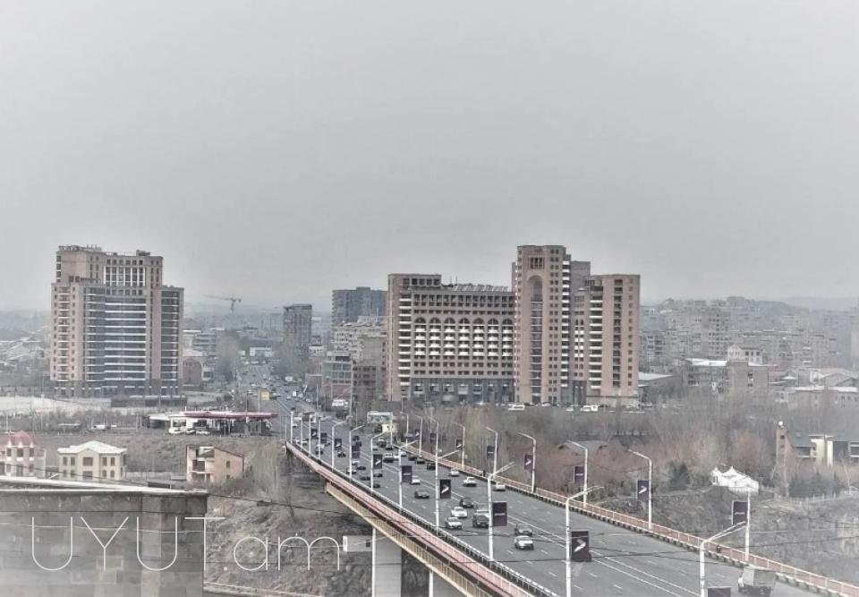 Սևքարեցի Սաքոյի թիվ 19 հասցե փողոցում վաճառվում է 3 սենյականոց բնակարան՝ 131 ք. Մ մակերեսով: Բնակարանը գտնվում է 6 հարկանի նորակառույց շենքի 2-րդ հարկում։ Տեղադրված է երկաթե դուռ, եվրոպատուհաններ, օդորակիչ, հատակը ծածկված է լամինատով: Բնակարանը կապիտալ վե
