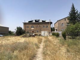 Վաճառվում է 3 հարկանի + նկուղով սեփական տուն՝ Աբովյան քաղաքում (7րդ միկրոշրջան) 1 թաղ ընդհանուր մակերեսը Վաճառվում է 3 հարկանի + նկուղով սեփական տուն՝ Աբովյան քաղաքում (7րդ միկրոշրջան) 1 թաղ ընդհանուր մակերեսը