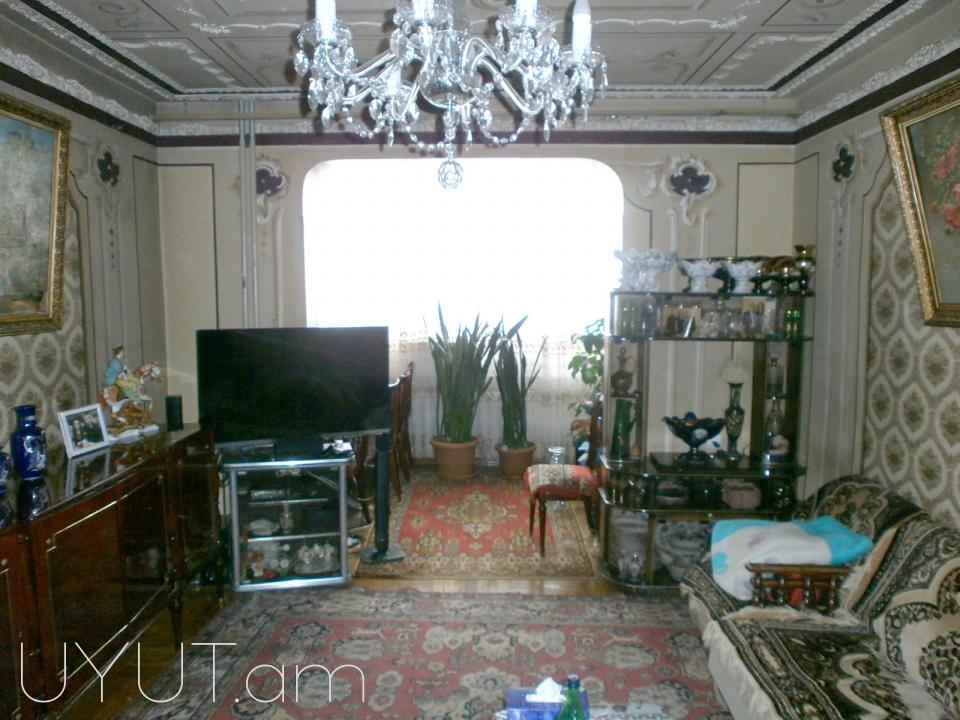 Ֆրունզեի փողոց (Գ Նժդեհ) 4 սենյակ կոդ 4035