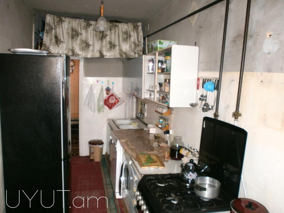 Նոր-Նորքի 5-րդ զանգված (Եկեղեցու հարևանությամբ) 4 սենյակ կոդ 4037