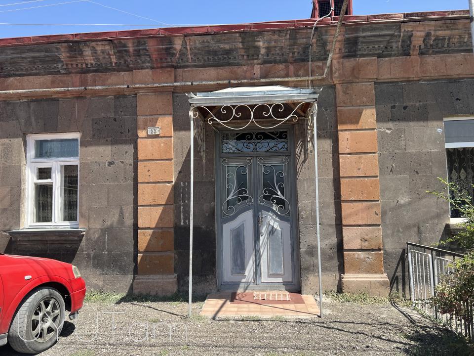 Տունը գտնվում է լավ վիճակում 