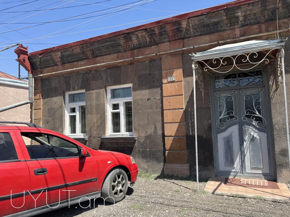 Տունը գտնվում է լավ վիճակում 
