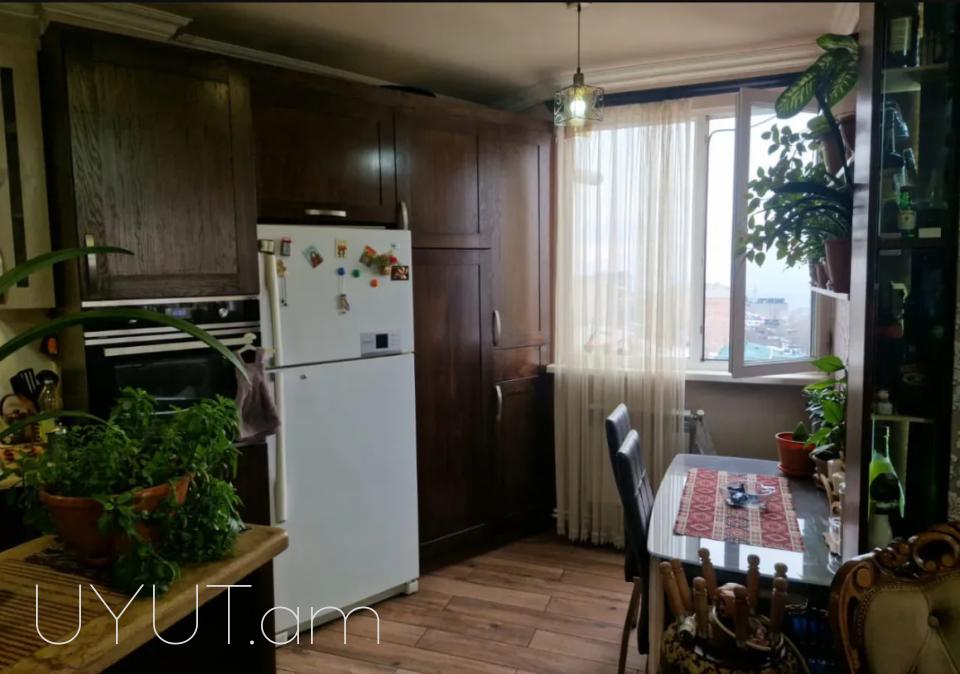 4 սենյականոց բնակարան, Մառի փողոցի նրբանցք, 95 ք.մ., 11/16 հարկ, կապիտալ վերանորոգված