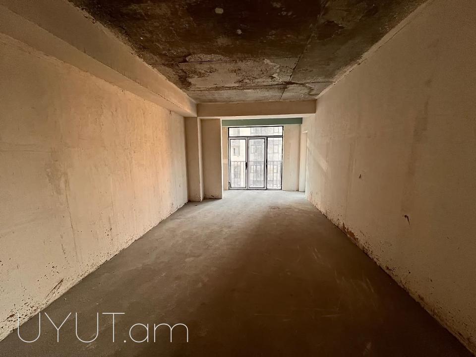 Վաճառվում է 3 սենյականոց բնակարան նորակառույց շենքում ՝ Կոմիտասի պողոտայում