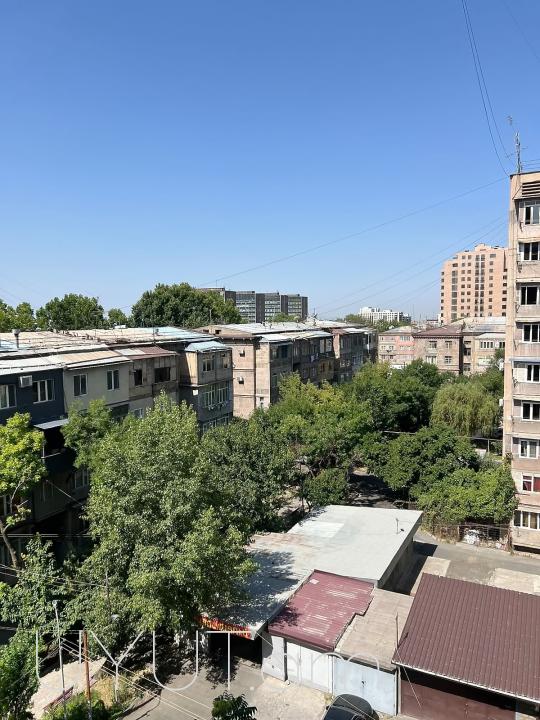 Վաճառվում է 2 սենյականոց բնակարան Մամիկոնյանց փողոցում