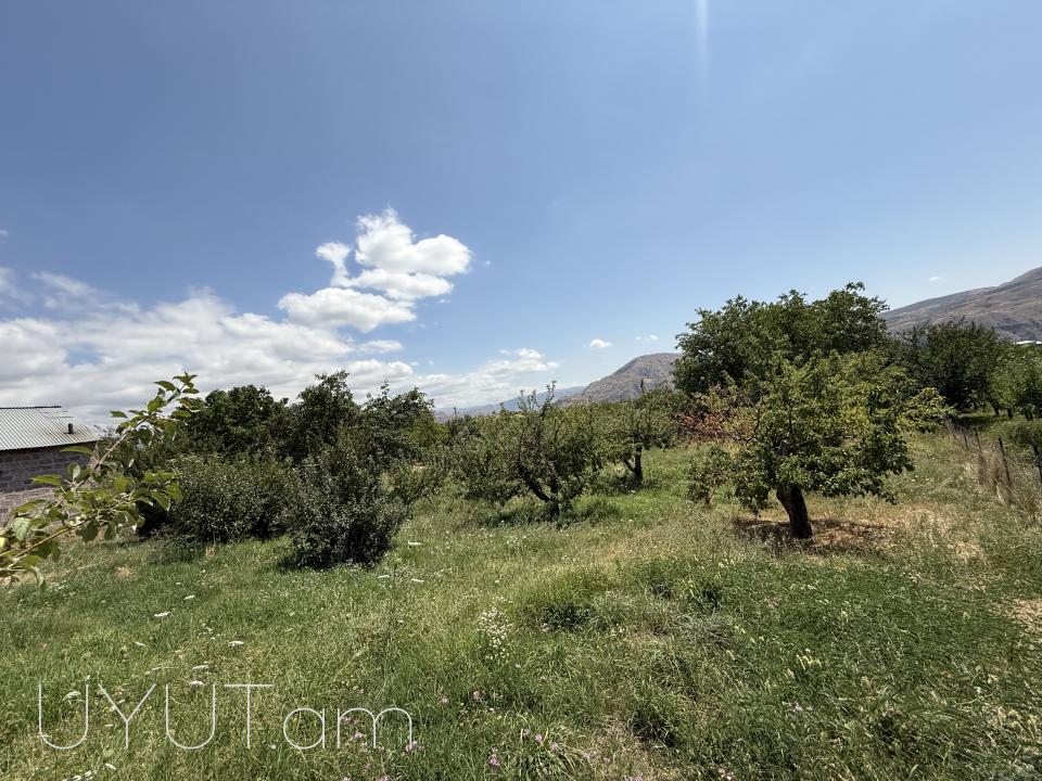 Հողատարածք Գառնիում