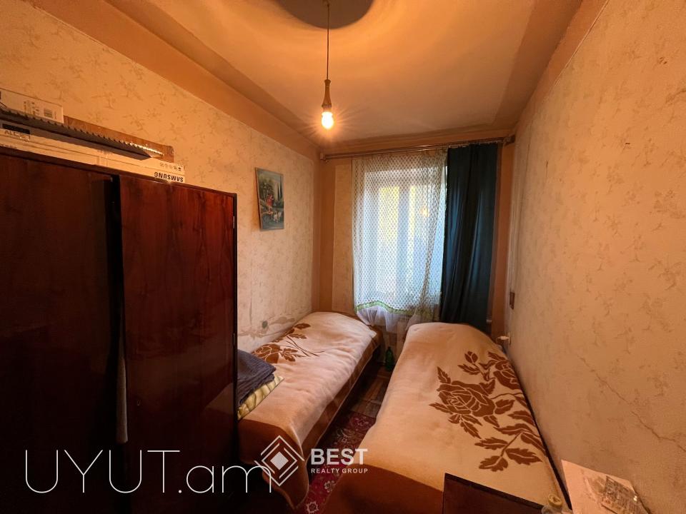 3 Սենյականոց Բնակարան Քարե Շենքում