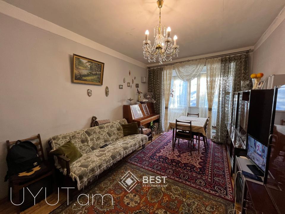 3 Սենյականոց Բնակարան Քարե Շենքում