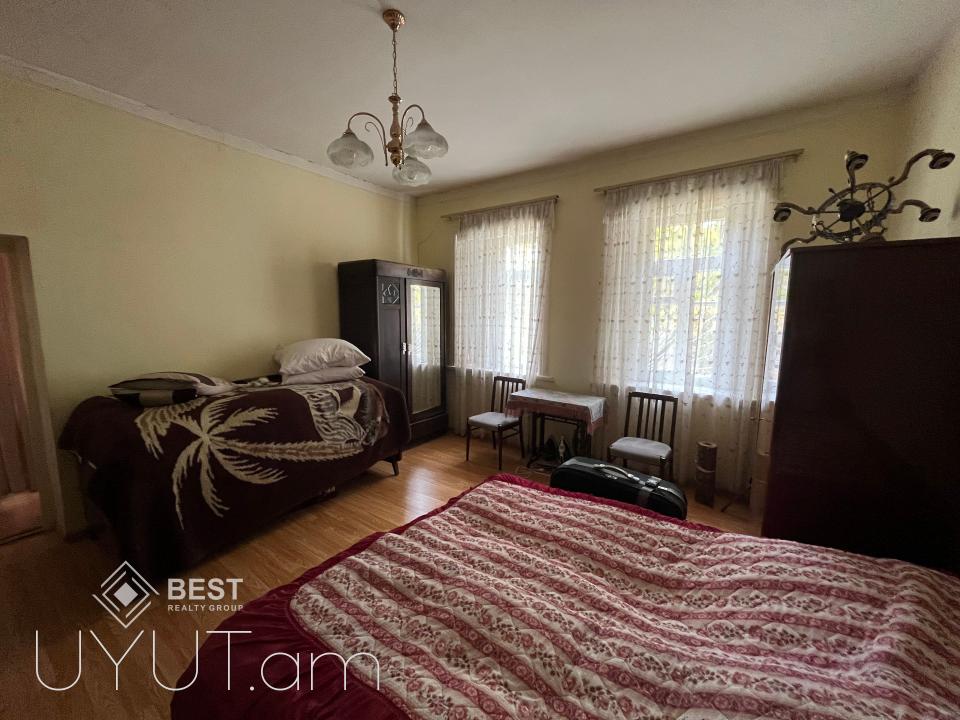 Վաճառվում է ընդարձակ հողատարածք Էրեբունիում ՝ Աթոյան փողոցում
