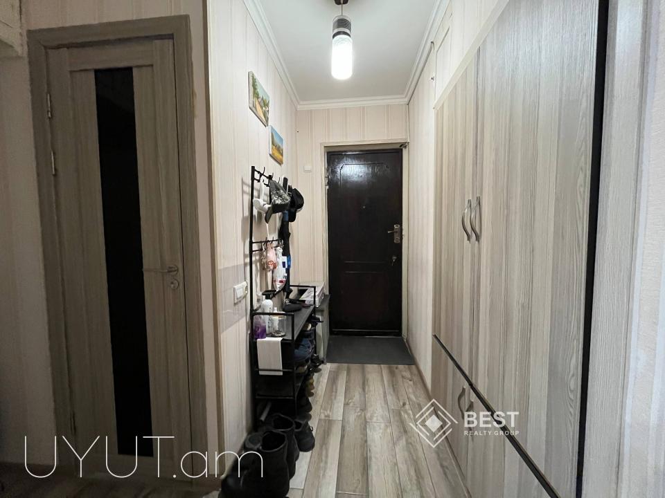 Էրեբունիում Ռոստովյան փողոցում, վաճառվում է 3 սենյականոց բնակարան