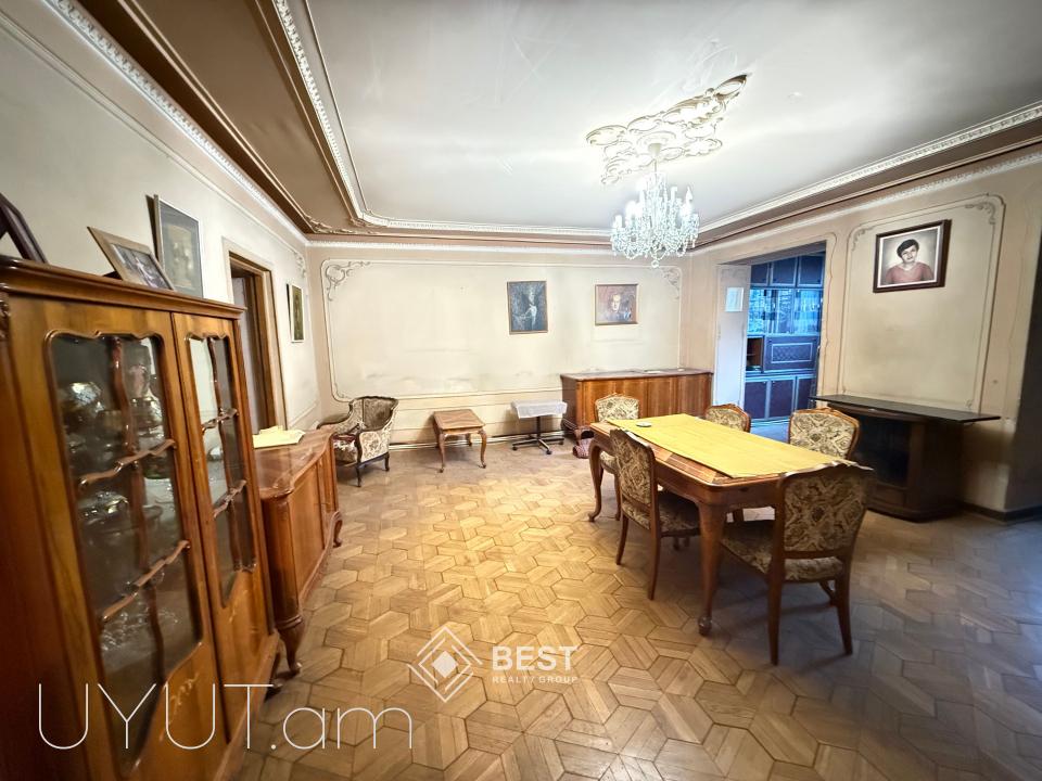 Օրբելի փողոցում վաճառվում է 3 սենյականոց բնակարան