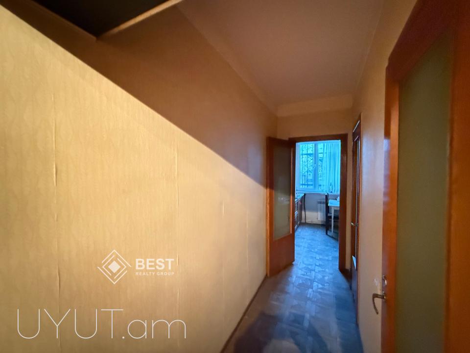 Օրբելի փողոցում վաճառվում է 3 սենյականոց բնակարան
