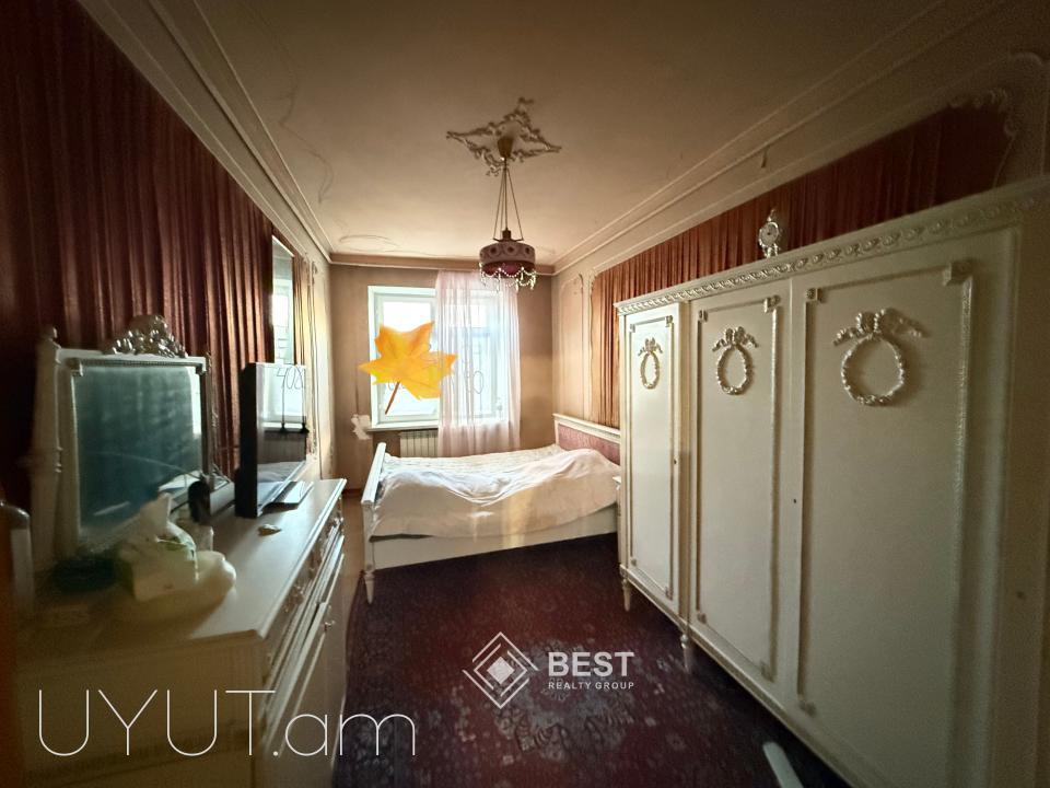 Օրբելի փողոցում վաճառվում է 3 սենյականոց բնակարան
