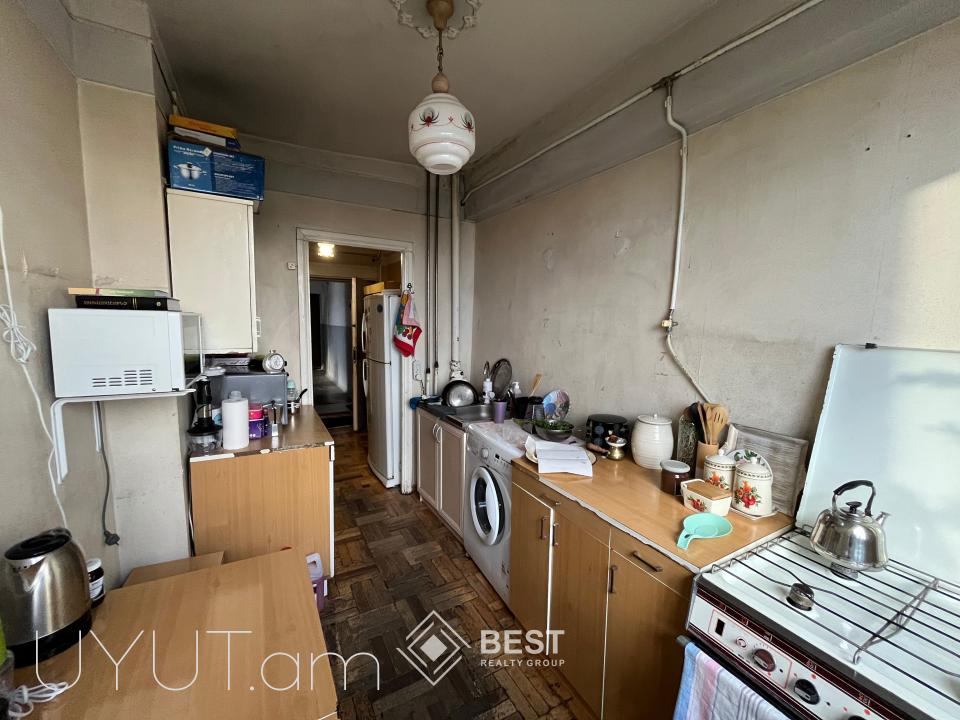 Էրեբունիում Սասունցի Դավիթ փողոցում, վաճառվում է 2 սենյականոց բնակարան