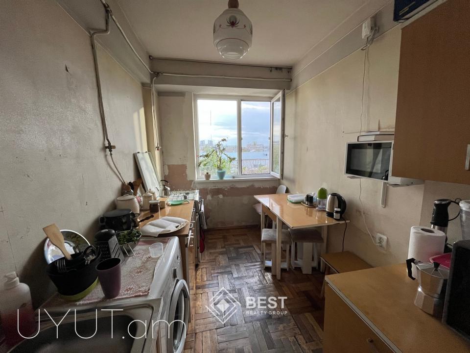 Էրեբունիում Սասունցի Դավիթ փողոցում, վաճառվում է 2 սենյականոց բնակարան