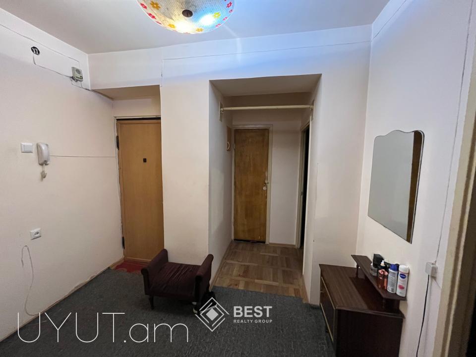 Էրեբունիում Արցախի պողոտայում, վաճառվում է 4 սենյականոց բնակարան