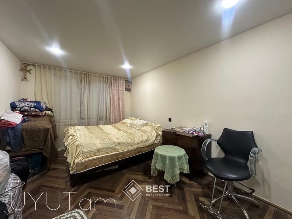 Զեյթունում, Ուլնեցու փողոցում, վաճառվում է լիարժեք 3 սենյականոց բնակարան