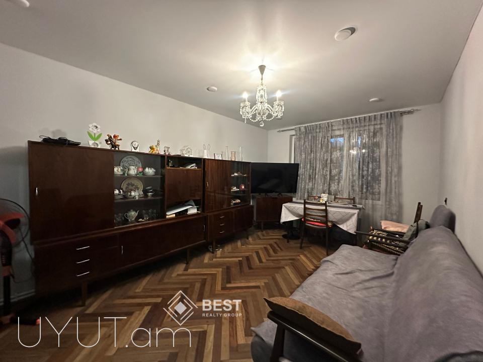 Զեյթունում, Ուլնեցու փողոցում, վաճառվում է լիարժեք 3 սենյականոց բնակարան
