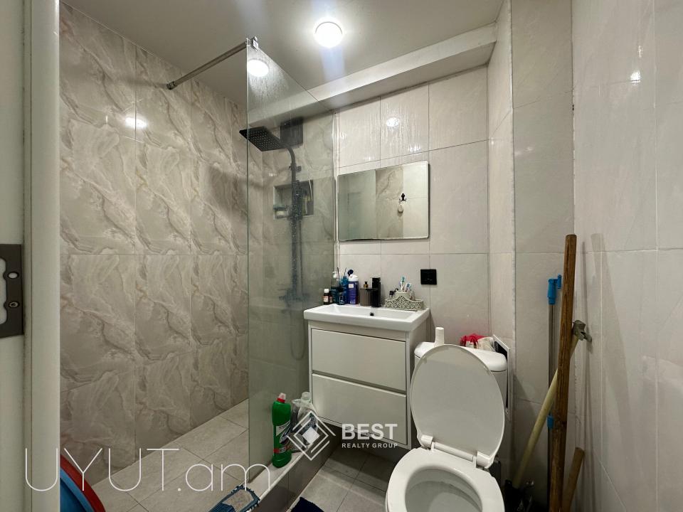 Զեյթունում, Ուլնեցու փողոցում, վաճառվում է լիարժեք 3 սենյականոց բնակարան