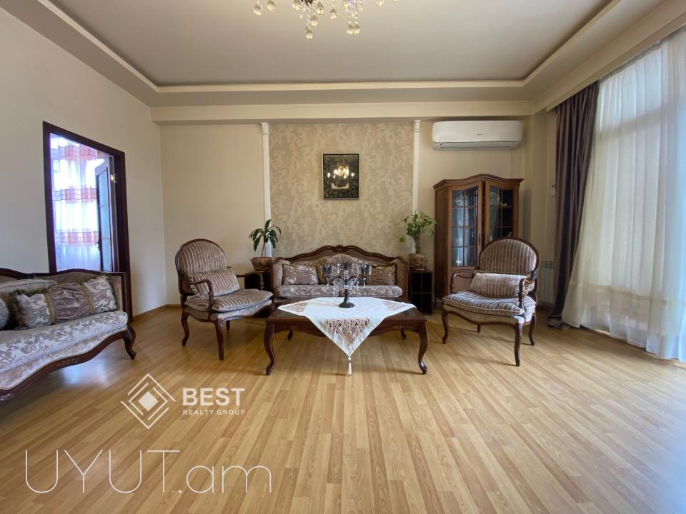 Արաբկիրում` Բարբյուսի փողոցում, նորակառույց շենքում, վաճառվում է 4 սենյականոց բնակարան