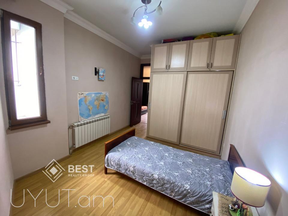 Արաբկիրում` Բարբյուսի փողոցում, նորակառույց շենքում, վաճառվում է 4 սենյականոց բնակարան