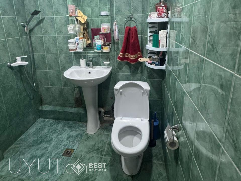 Վաճառվում է 2 սենյականոց բնակարան Էրեբունի փողոցում