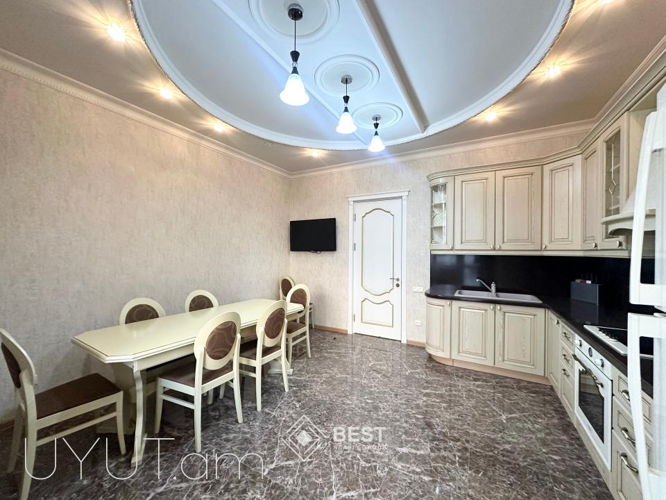 Հյուսիսային պողոտայում, վարձով է տրվում ընդարձակ 4 սենյականոց բնակարան։