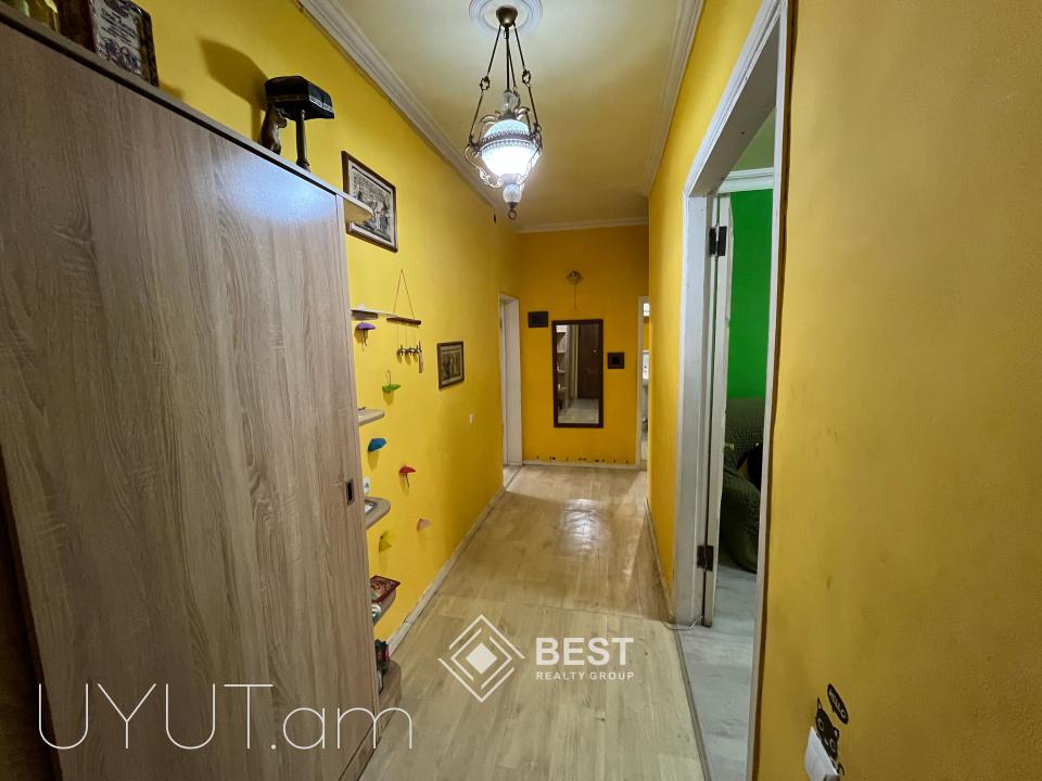 Էրեբունիում ` Արցախի պողոտայում, վարձով է տրվում 2 սենյակը 3 դարձրաց բնակարան
