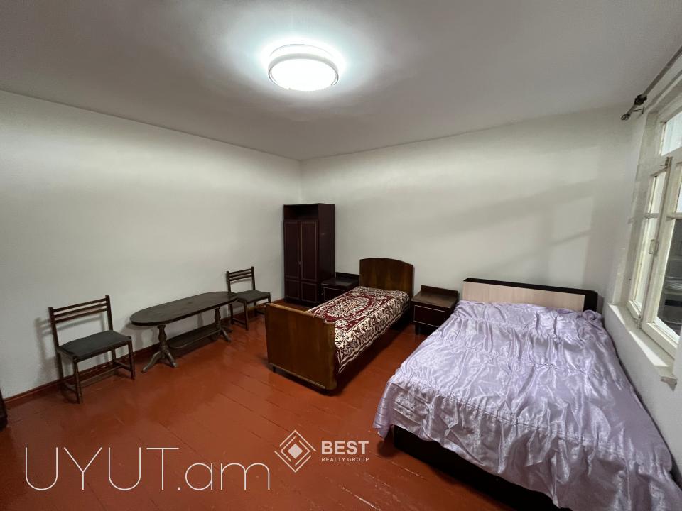 Էրեբունիում, Սասունցի Դավիթ փողոցում, վարձով է տրվում 1 սենյականոց քարե տուն