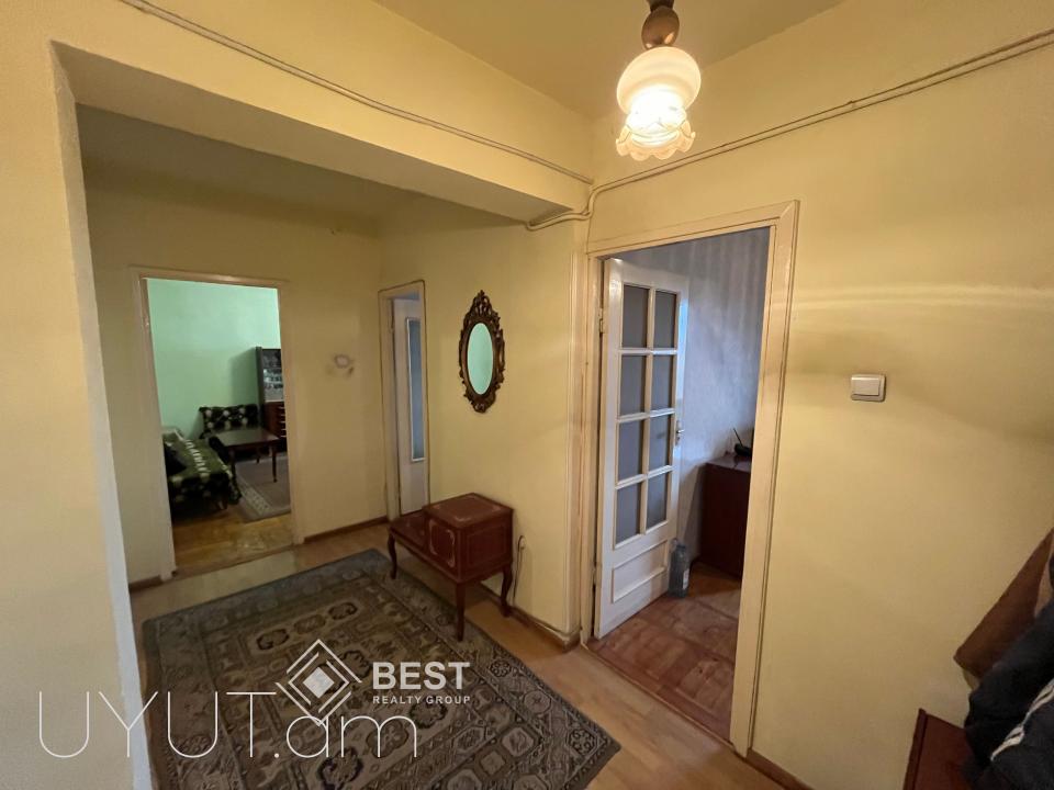 Սողոմոն Տարոնցի փողոցում` մետրոյի հարևանությամբ, վաճառվում է 4 սենյականոց բնակարան