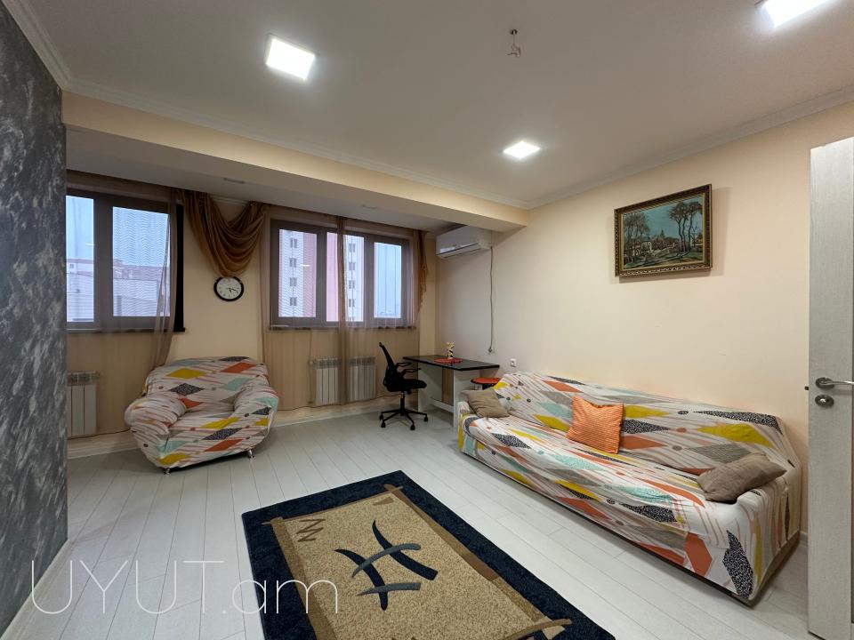 Բաշինջաղյան փողոցում, ԷՏԱԼՈՆ սուպերմարկետի հարևանությամբ, վարձով է տրվում 2 սենյականոց բնակարան: