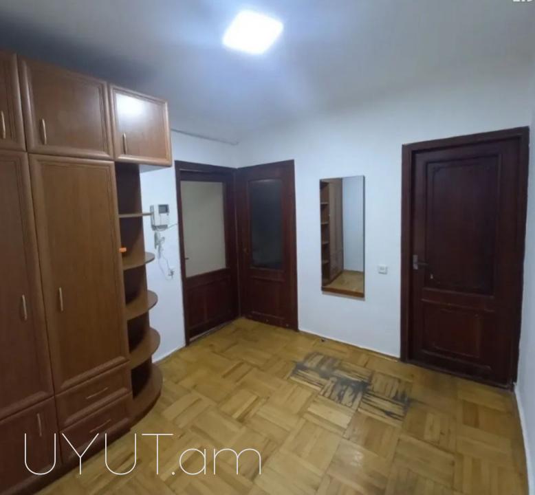 Վաճառվում է 2 սենյականոց բնակարան Կենտրոնում` Այգեստանում