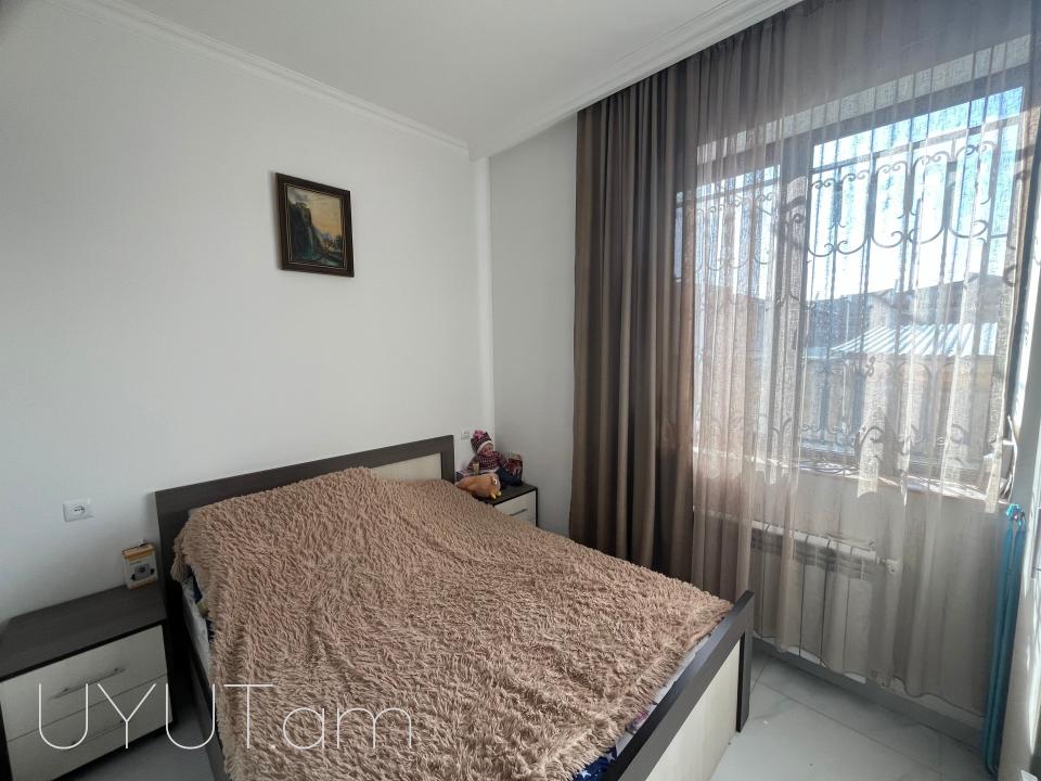 Էրեբունիում ` Տիգրան Մեծի պողոտայում, վաճառվում է 2 սենյականոց բնակարան
