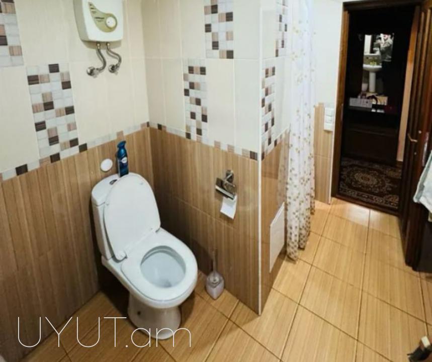 Երևան մոլի հարևանությամբ վաճառվում է 3 սենյականոց բնակարան