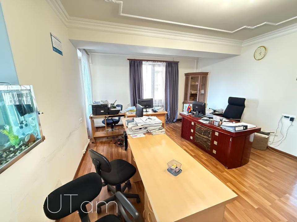  Արաբկիրում ` Գրիբոյեդով փողոցում, նորակառույց շենքում, վաճառվում է 3 սենյականոց բնակարան 